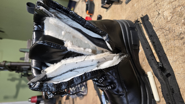 Foto 1, Apavu remonts Cēsīs, Uzvaras bulvārī 4, atvērts katru darbdienu no 9.00- 17.00, sestdien no 10.00-14.00. Tālr. 25640907.